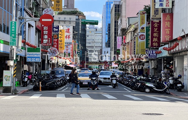 博愛路大面寬金店面周邊環境